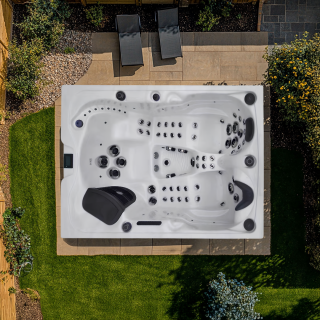Outdoor Whirlpool - TOPAZ (220x156x90cm)